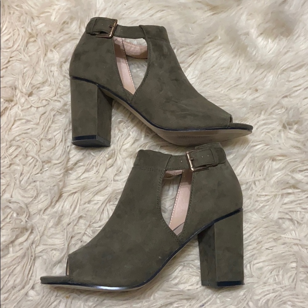 Olive green open toe bootie with gold accents!